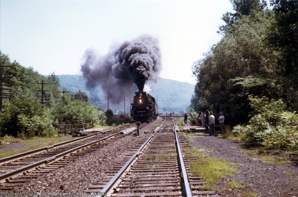 Leaving Port Jervis Yard